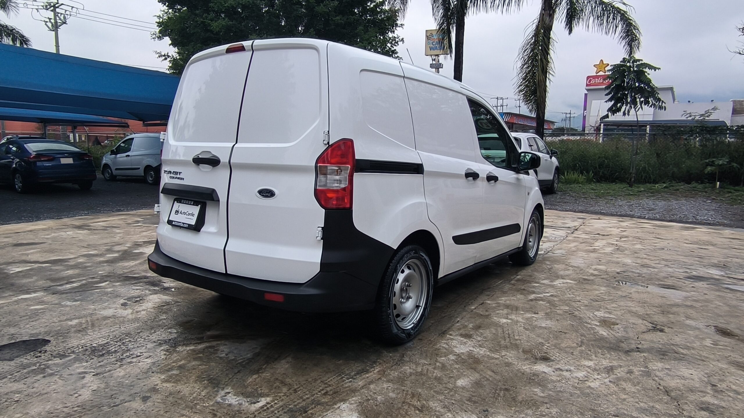 FORD TRANSIT COURIER 2021 STD